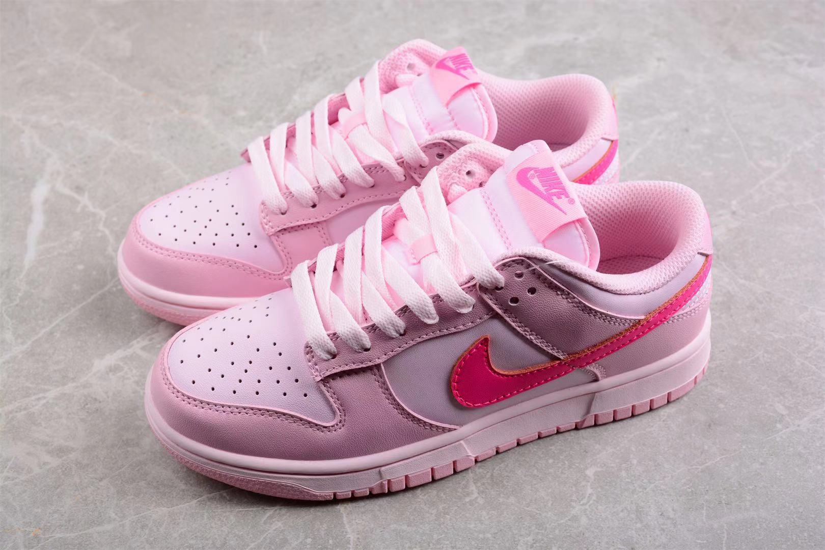 Jordan Pink Dunks