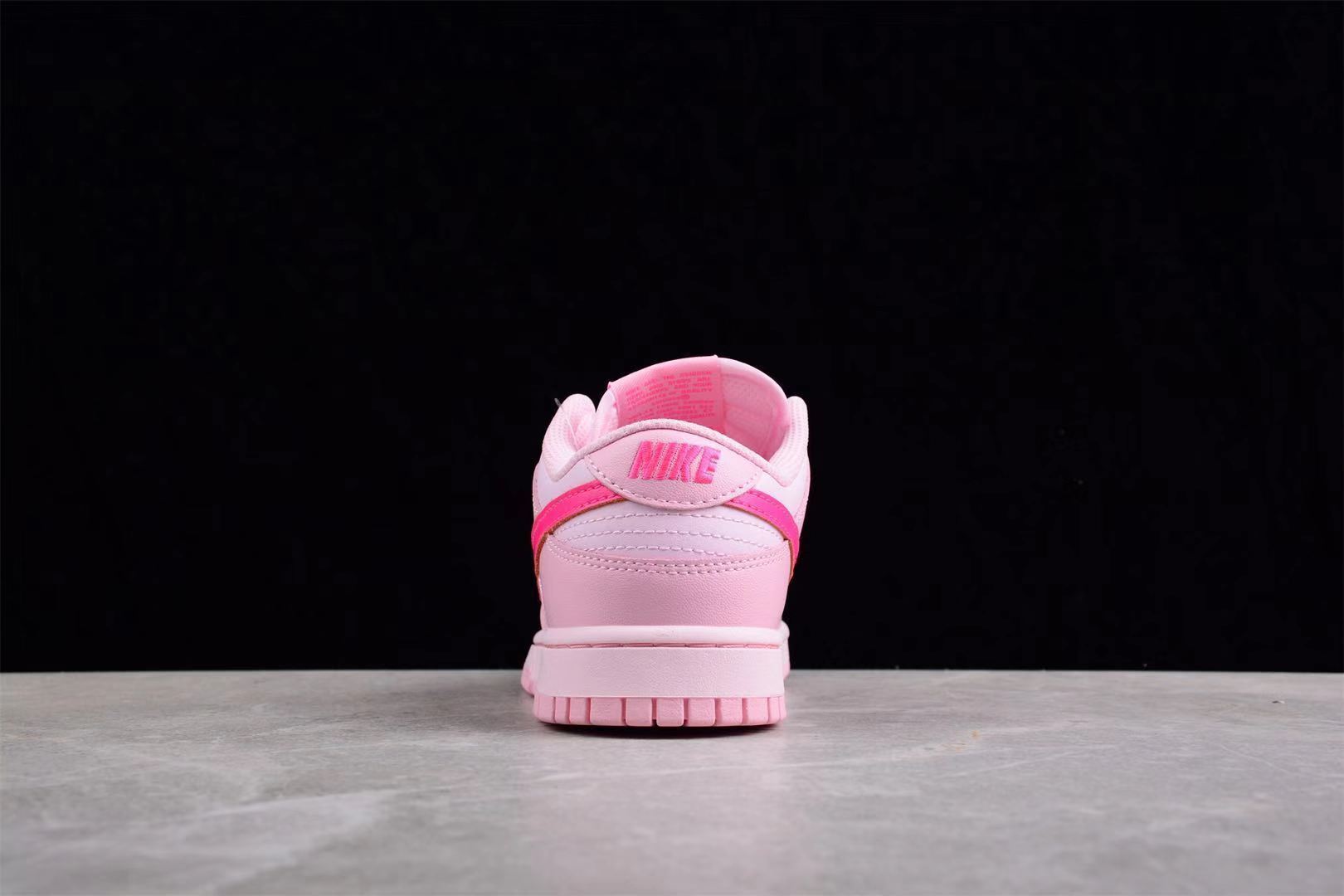 Jordan Pink Dunks