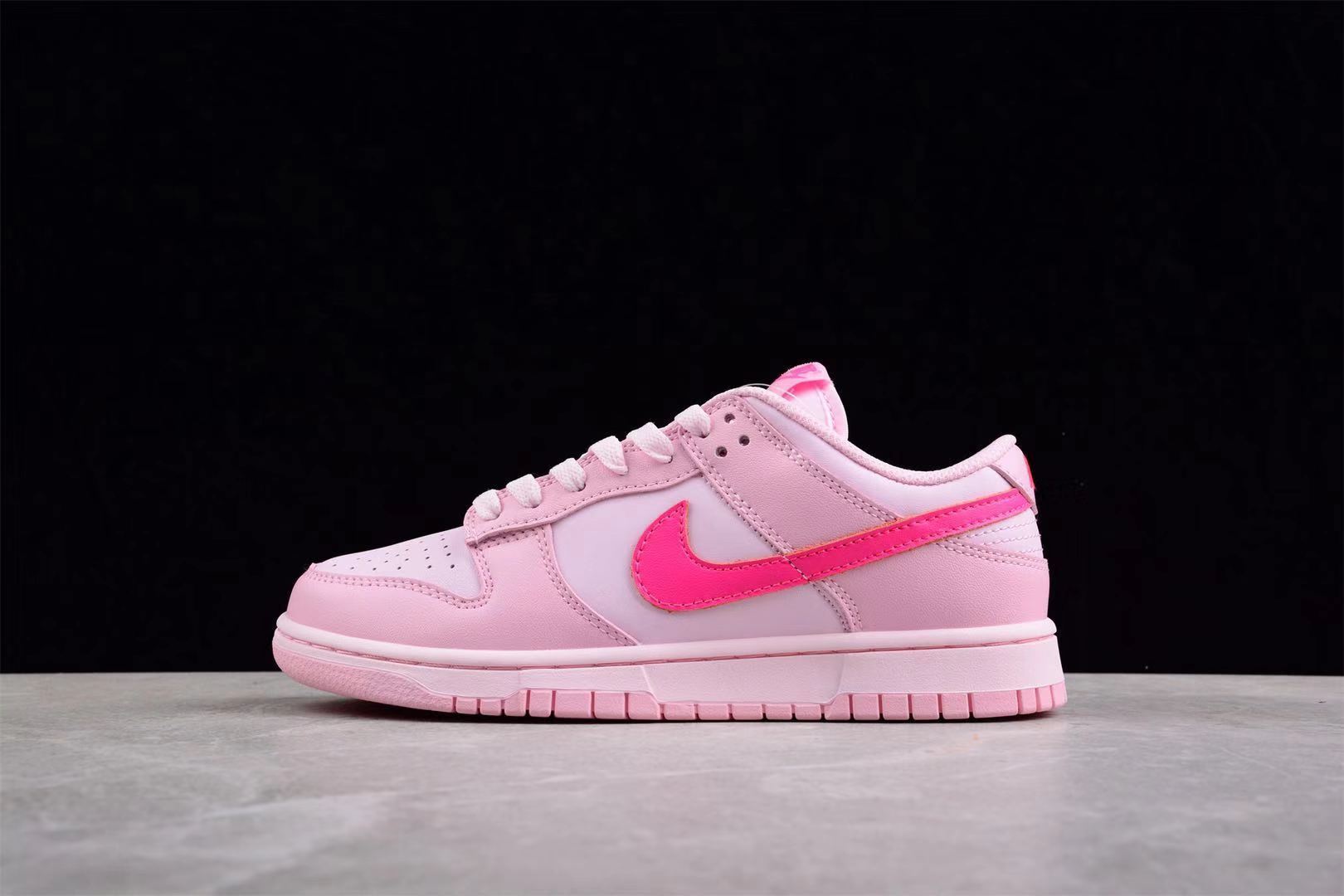 Jordan Pink Dunks