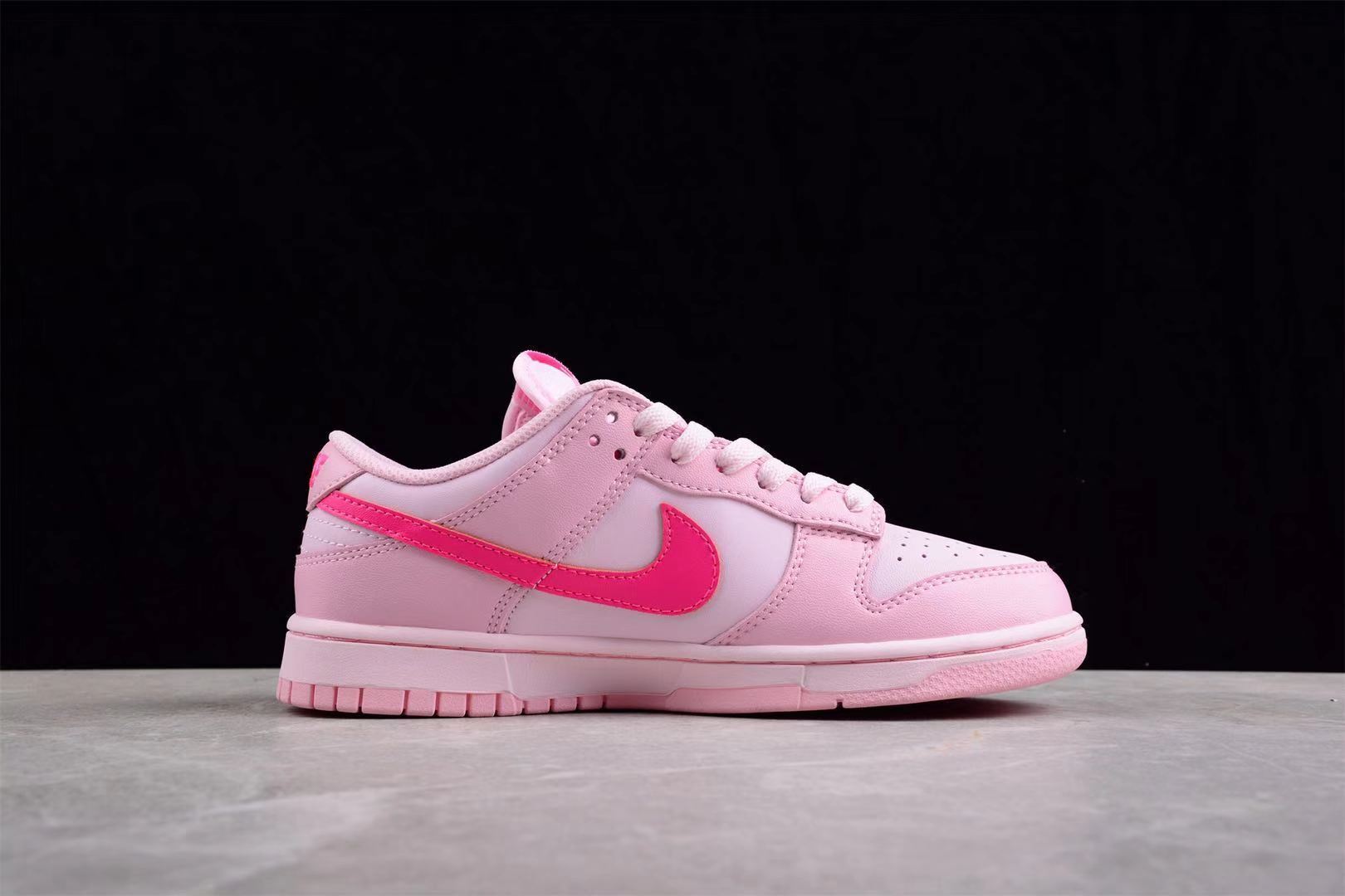 Jordan Pink Dunks